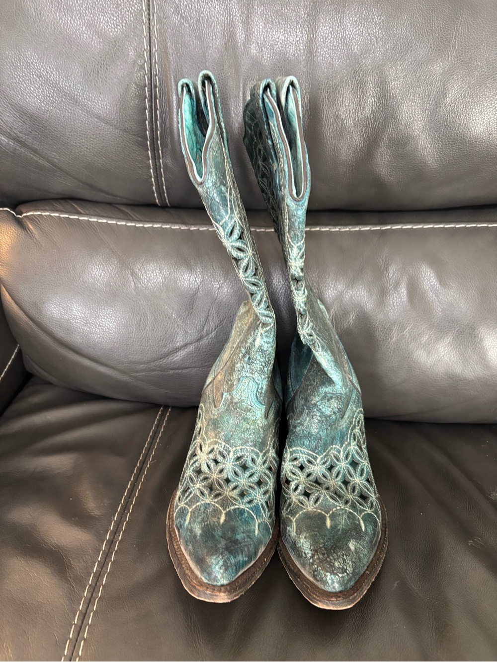 Corral turquoise cowgirl boots size 8